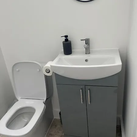 Oak Field View - Self Contained